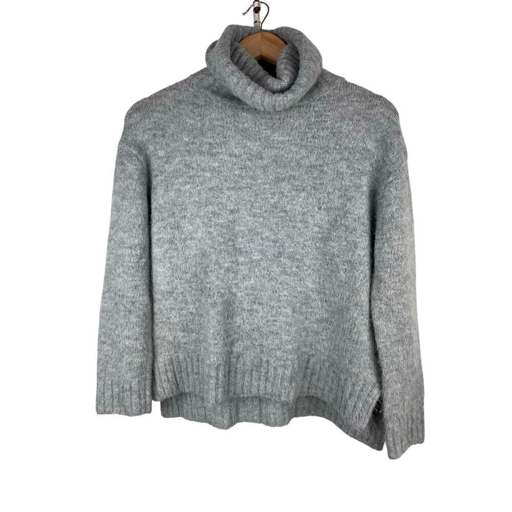 Lulus JT56-04 Women's‎ XS Gray Fuzzy Turtleneck Pullover Sweater *